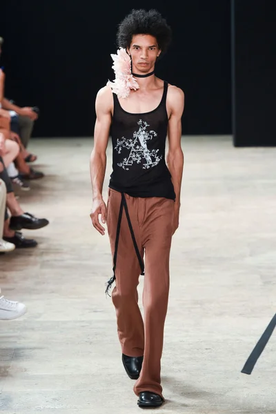 Look 18